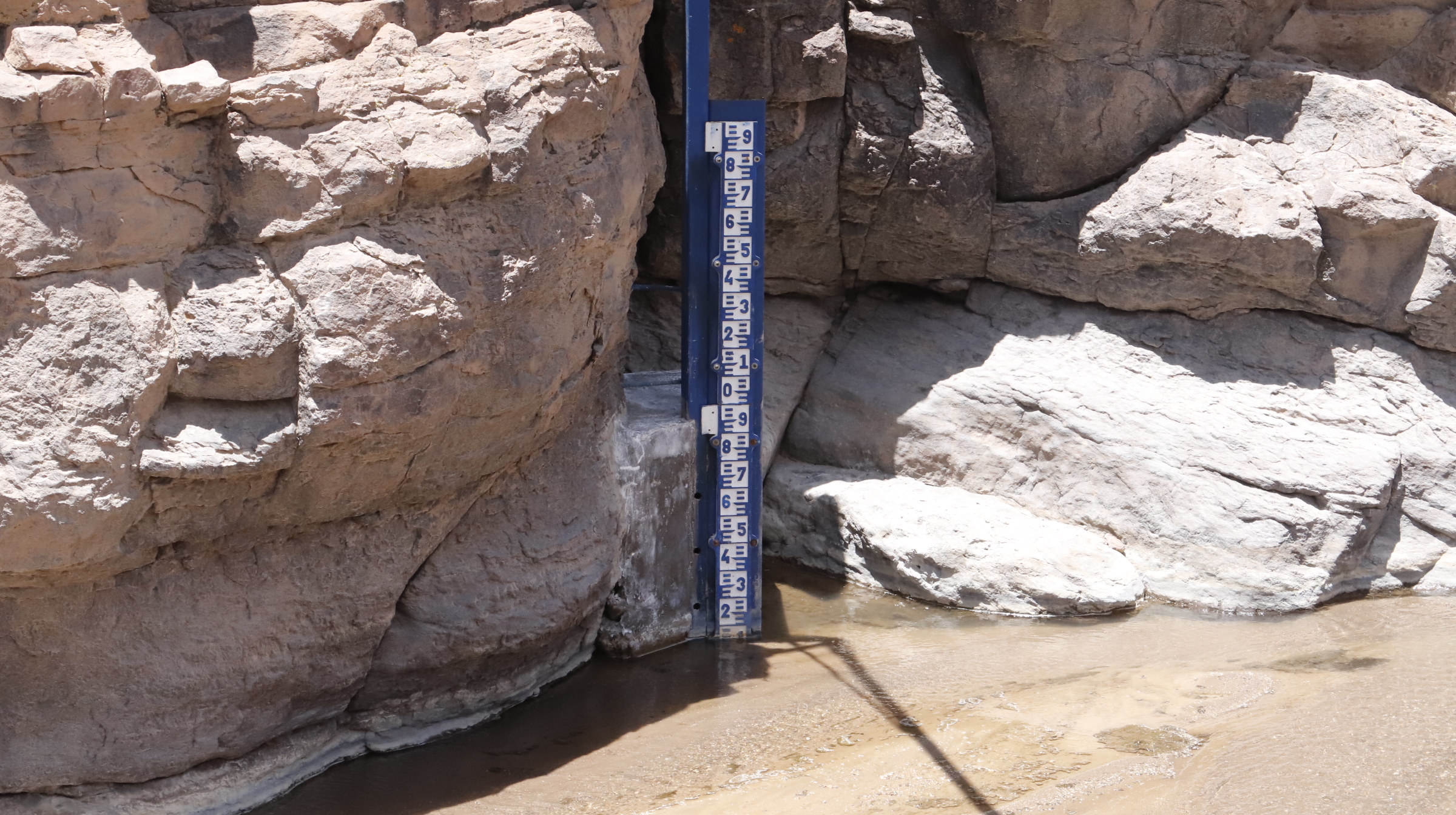 Lluvias altiplánicas: Gobierno verifica correcto funcionamiento de estación fluviométrica en Camiña